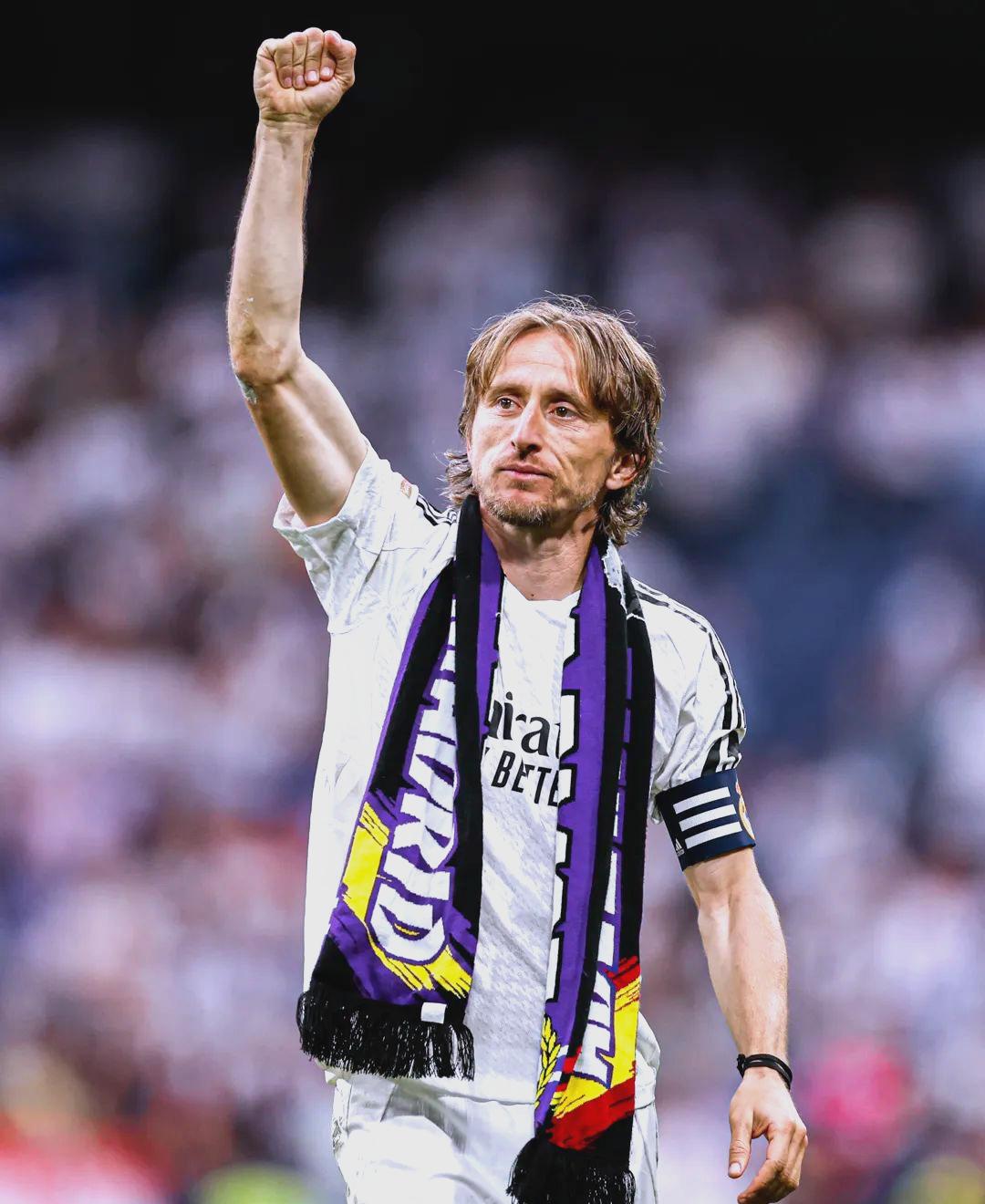 前教练：库普梅纳斯能很好地适应三中卫，斯帕莱蒂非常了解他