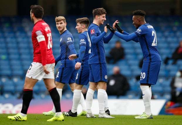 日职乙战报：富山胜利4-1完胜秋田，末轮奇迹保级